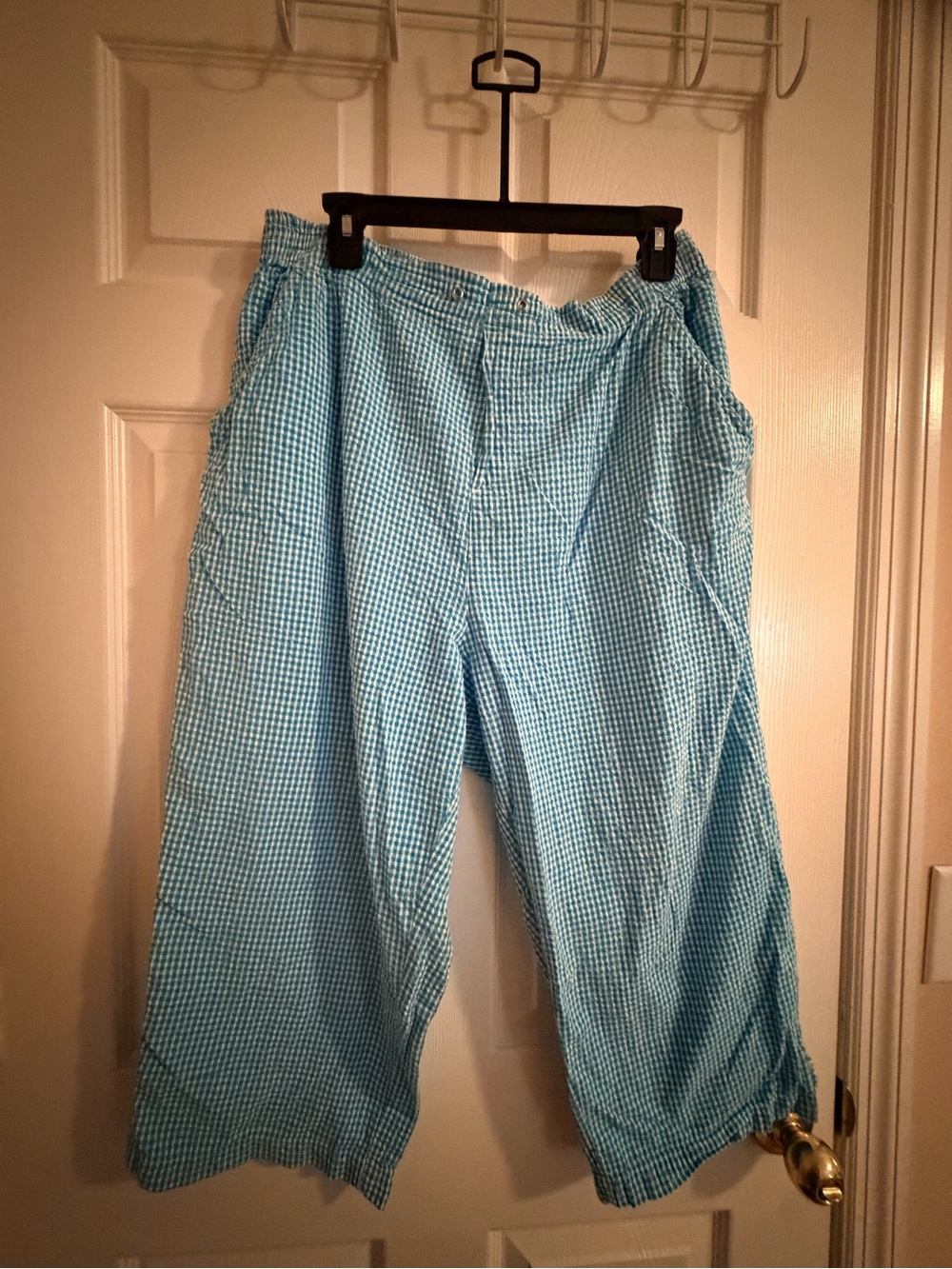 Women's Light Blue Gingham Capris - Casual Summer Pull-On